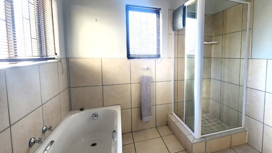 3 Bedroom Property for Sale in Santini Village Western Cape